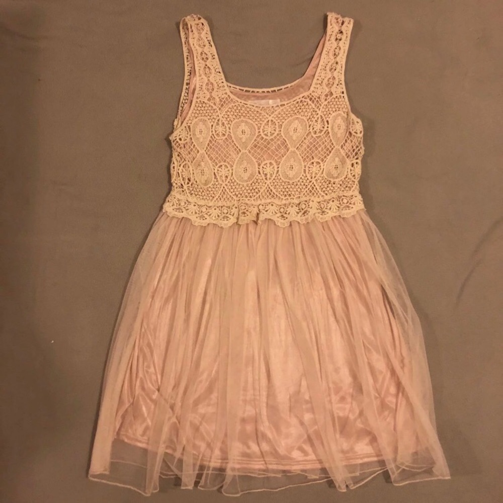 BEIGE/CREAM COLORED MEDIUM SILK AND TULLE DRESS